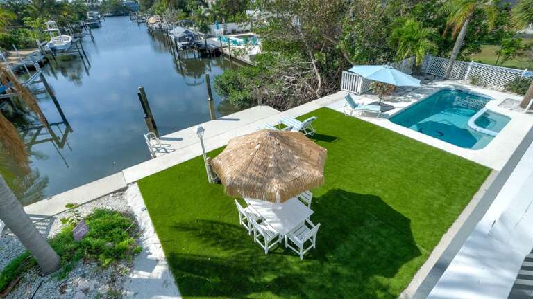 Dock on Canal with Access to Tampa Bay.