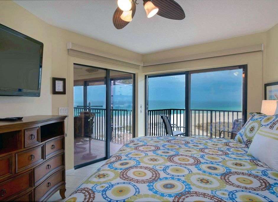Sun Plaza West Unit 215 2 Bedroom Vacation Rental Property in Holmes