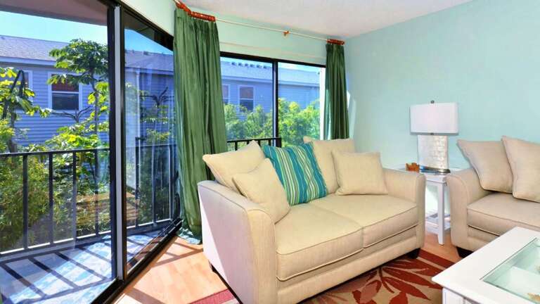 Screened Balcony Access