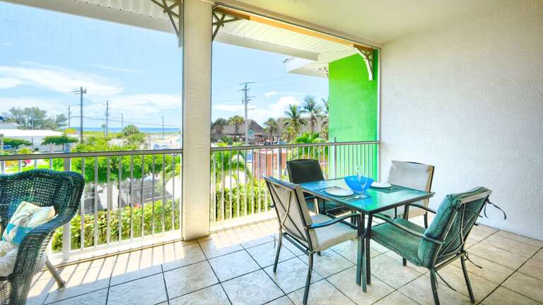 Have dinner alfresco