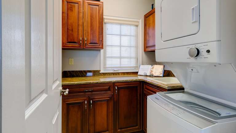 Countertop folding space