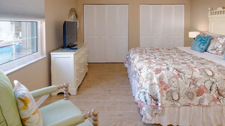 Private TV double closets