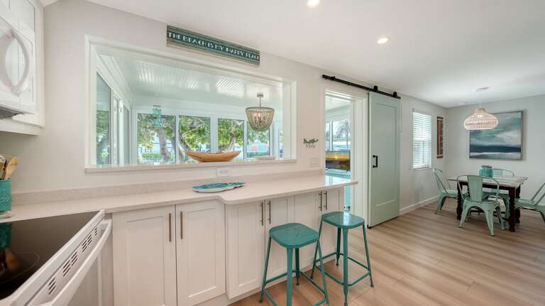 Snack bar with pass through Snack bar with pass through