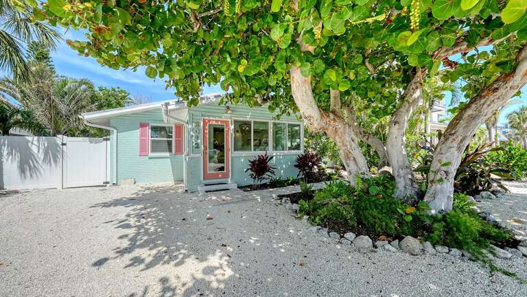 Coastal cottage charm Coastal cottage charm