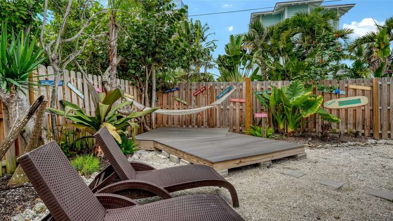 Loungers for tanning