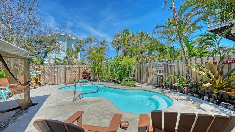 Serene surroundings to sun in Serene surroundings to sun in