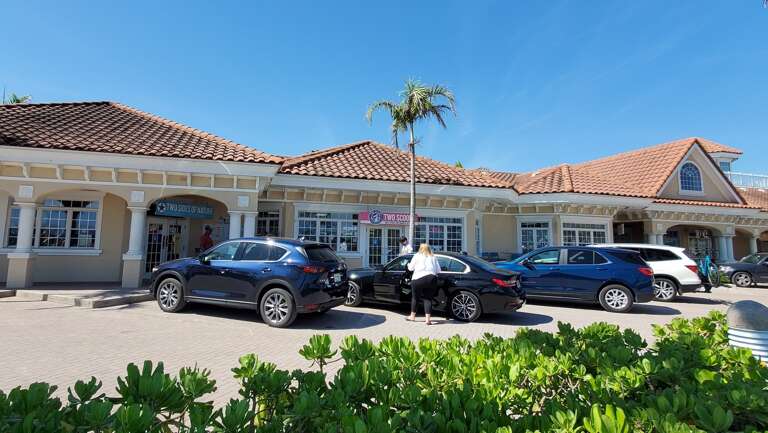 Head to the Bayside Plaza for Boutiques and Treats