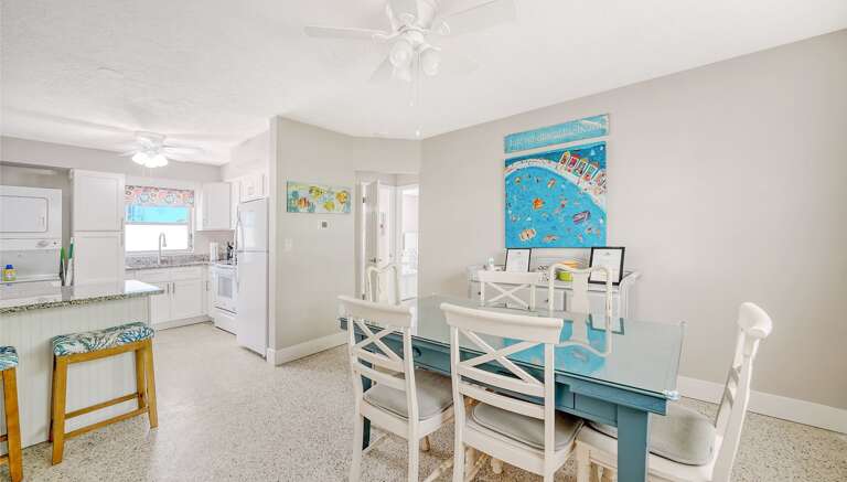 Dining Area with Seating for Six