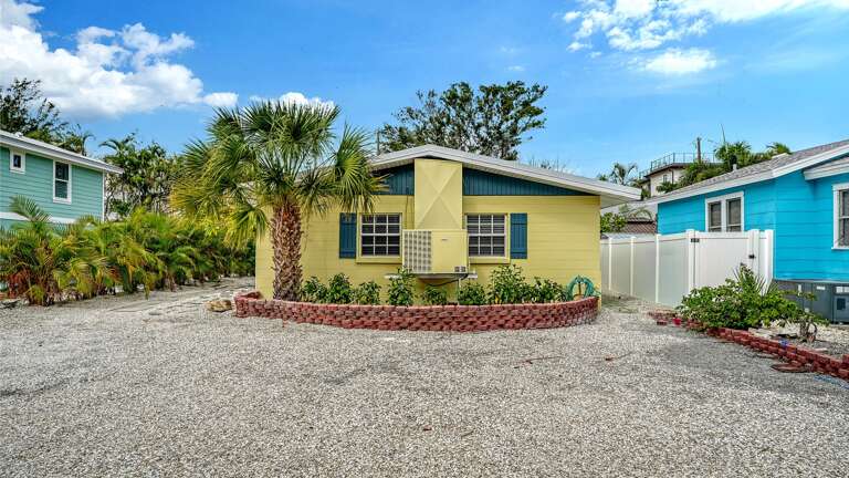 Parking for 2 vehicles