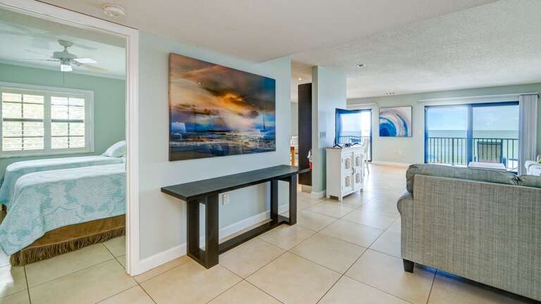 First bedroom has twin beds