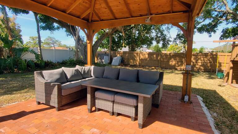Plenty of Seating including Ottomans Plenty of Seating including Ottomans