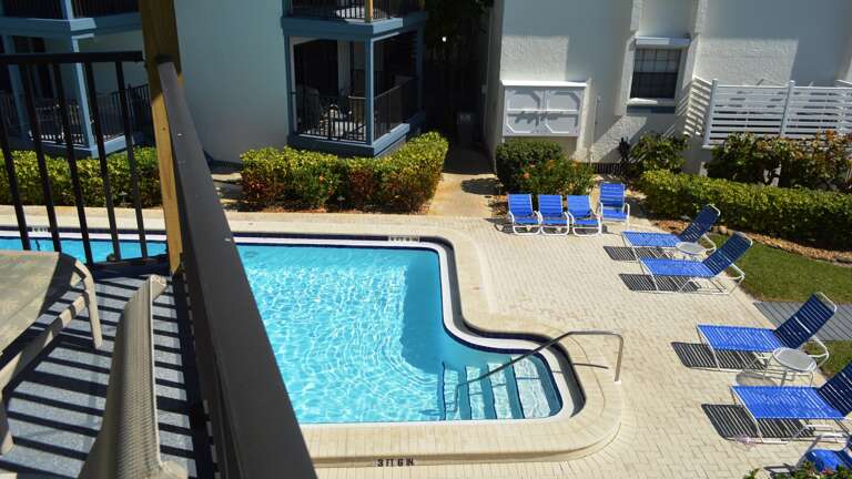 Just a Few Steps to Secluded Lounging