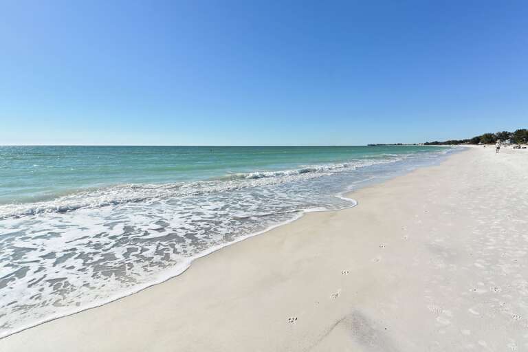 7 miles of uninterrupted beach