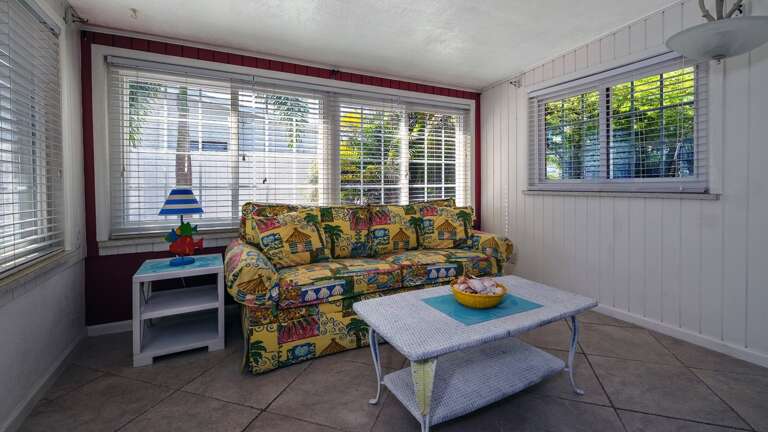 Bonus Sun Room with Hide-A-Bed