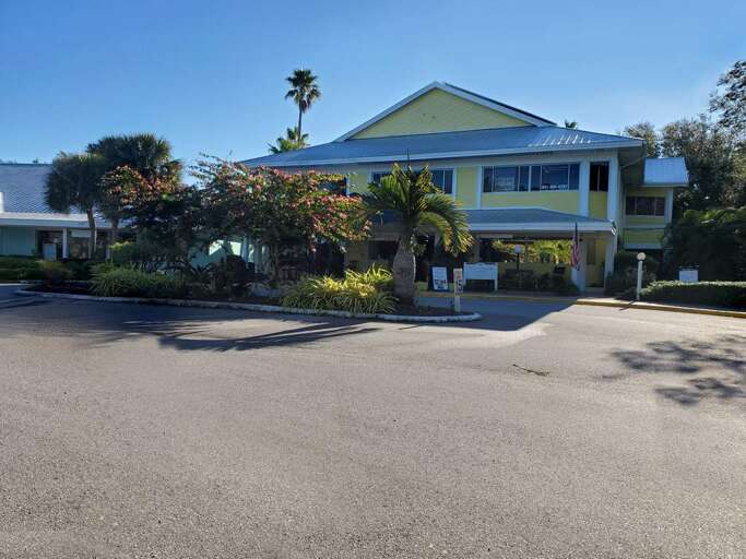 Head to The Lazy Lobster on Longboat Key for Dinner