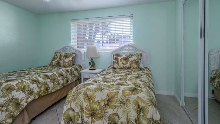Guest Bedroom with Twin Beds