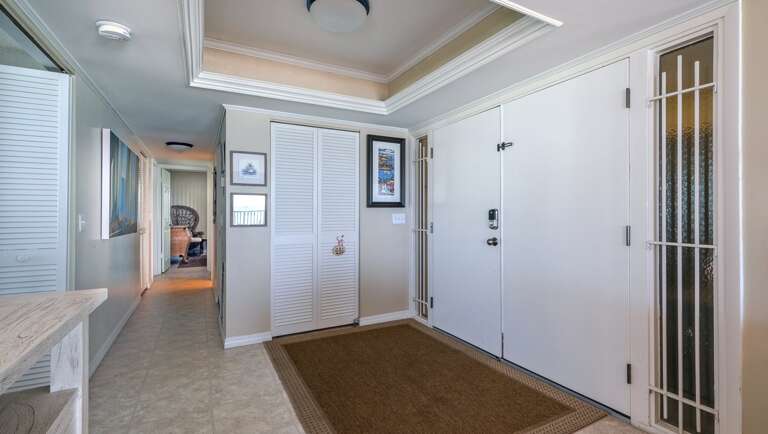 Open Entry Space and Closet