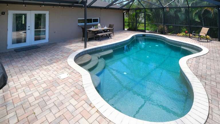 Shallow seating and loungers