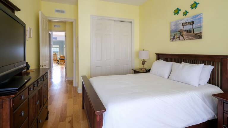Second Bedroom has Queen Bed Second Bedroom has Queen Bed