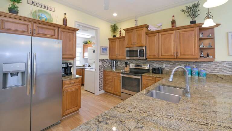 Beautiful Stainless Appliances and Granite Counters Beautiful Stainless Appliances and Granite Counters