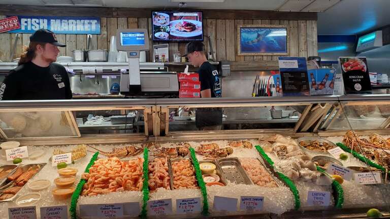 Don't Miss Walt's Seafood -Dine In or Carry Out Don't Miss Walt's Seafood -Dine In or Carry Out