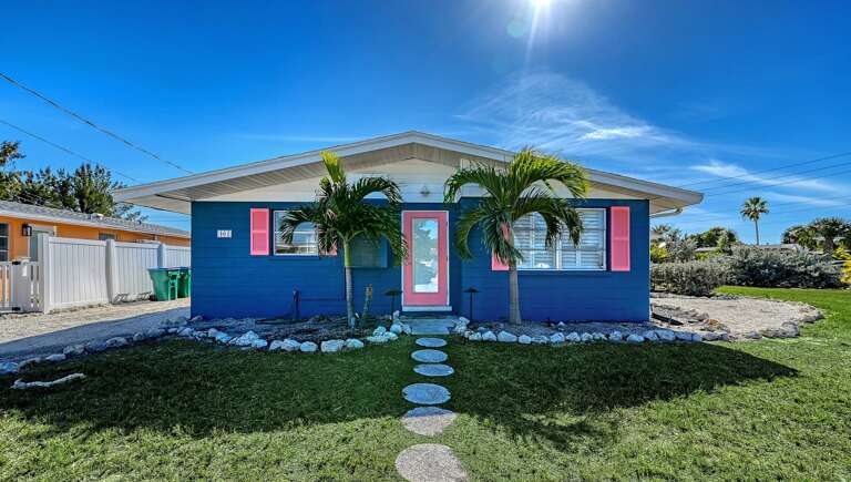 Main entry to Kitchen