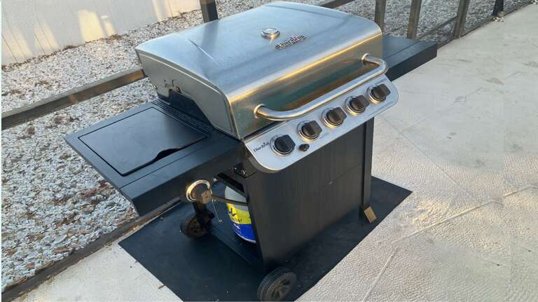 Prepare meals by the poo Prepare meals by the poo