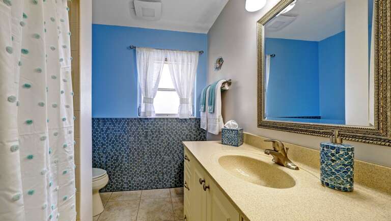 Second Bathroom with Tub/Shower Combo