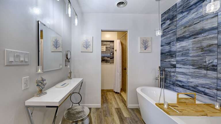 Vanity Space to Get Ready with Ease