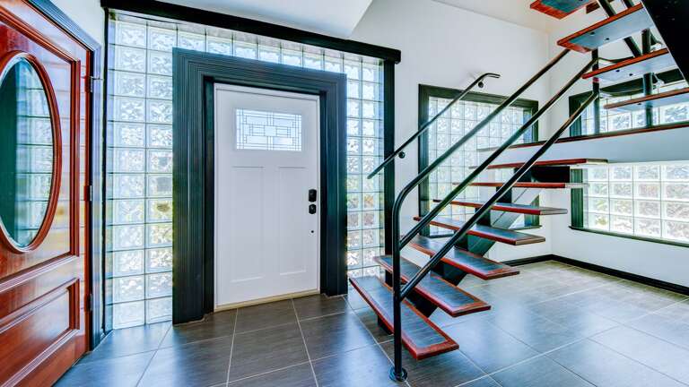 Side Entry and Elevator Option Side Entry and Elevator Option