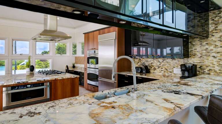 Plenty of Cabinet Space and Counterspace Plenty of Cabinet Space and Counterspace