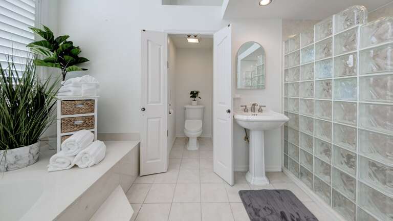 Private Water Closet/Walk-In Shower Private Water Closet/Walk-In Shower