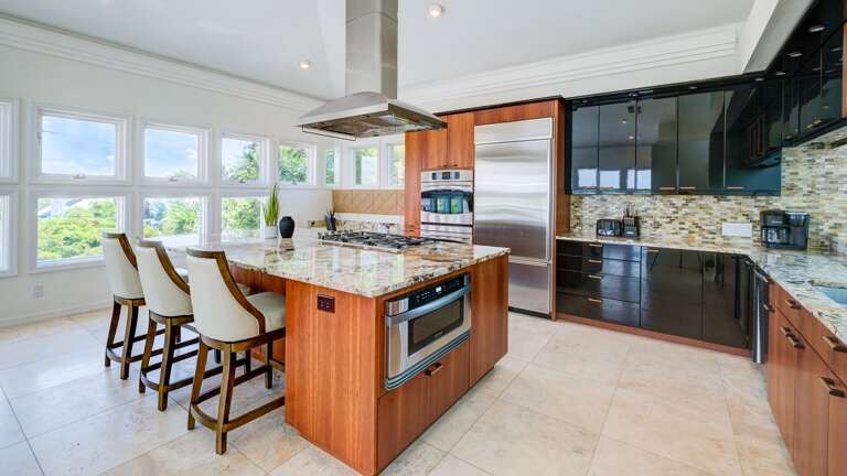 Luxury Kitchen with Amazing Views Luxury Kitchen with Amazing Views