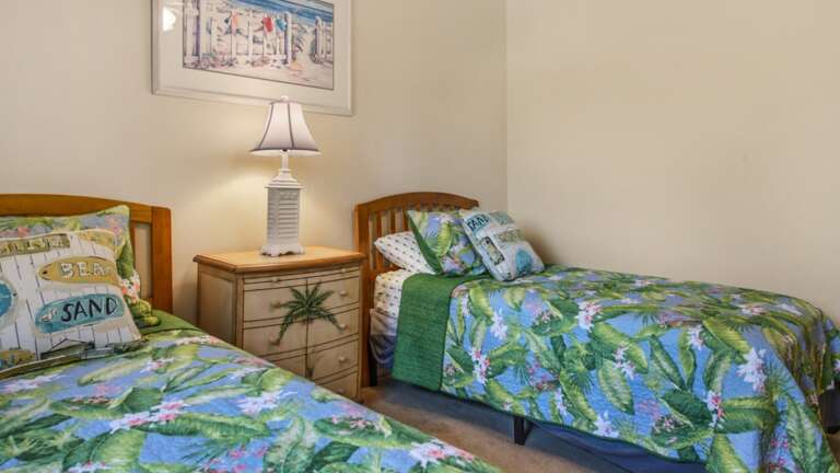 Second Bedroom with Twin Beds