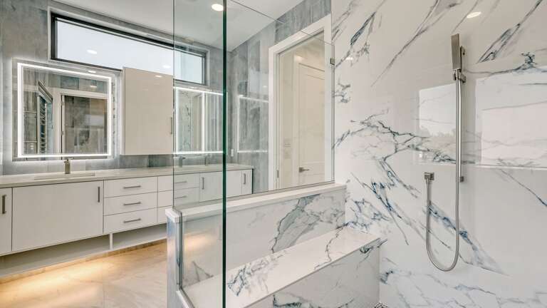 Luxurious Main Level Bathroom Luxurious Main Level Bathroom