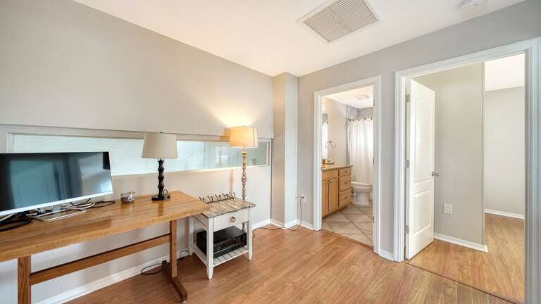 Bonus office space at upper level