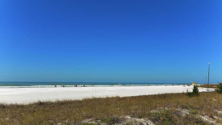 Quartz Sand Stays Cool to the Feet