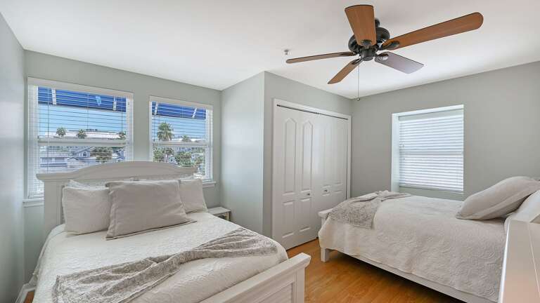 Third Bedroom with 2 Full Beds