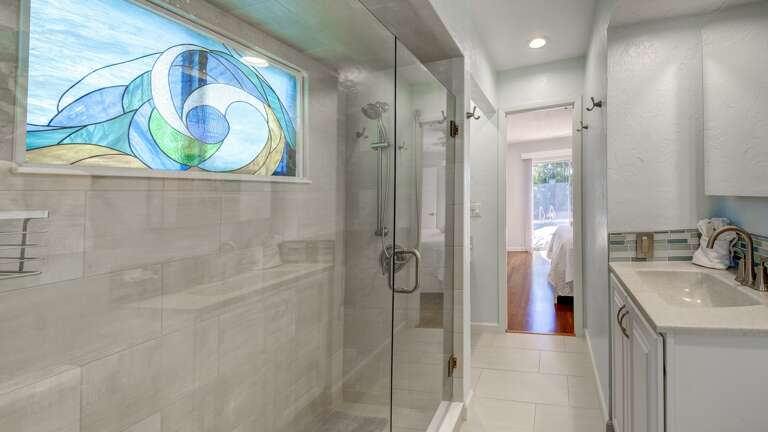 Large Tiled Shower w/Beautiful Glass Insert