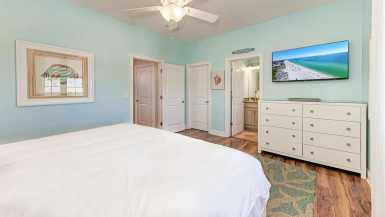 King Bed and Ensuite Bath