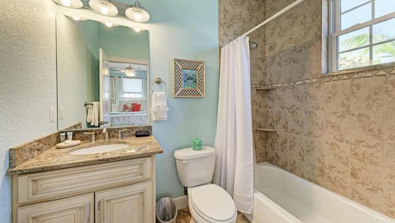Upstairs Full Bath with Tub/Shower Combo