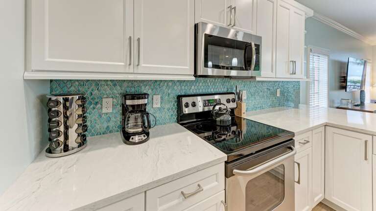 Glasstop Stove with Cooking Accessories