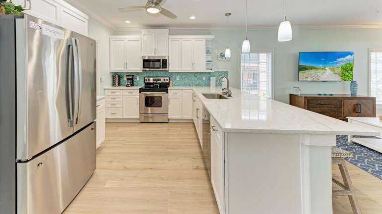 Updated Appliances with All the Comforts of Home