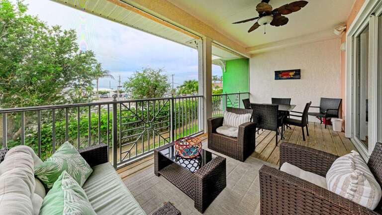 Bonus Lounge Space on the Screened Balcony