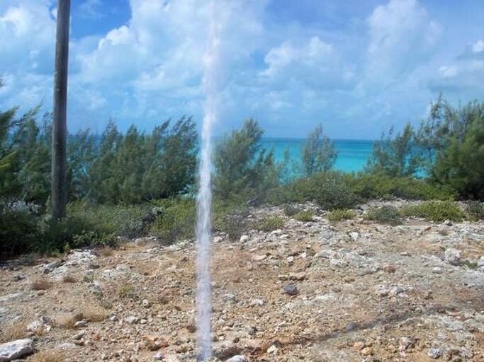 The Blow Hole at Glass Window Bridge