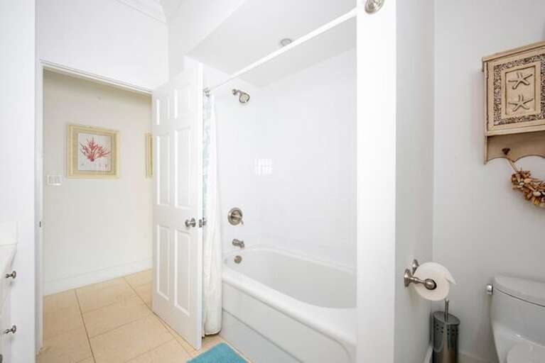 Guest bath with tub and shower combo Guest bath with tub and shower combo