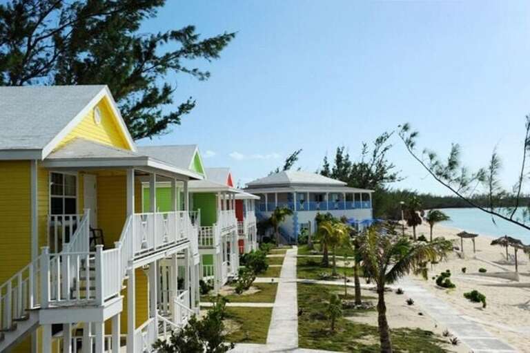 Cocodimama Resort showing all four buildings.