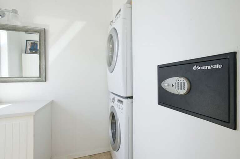 Laundry and safe for valuables. Laundry and safe for valuables.