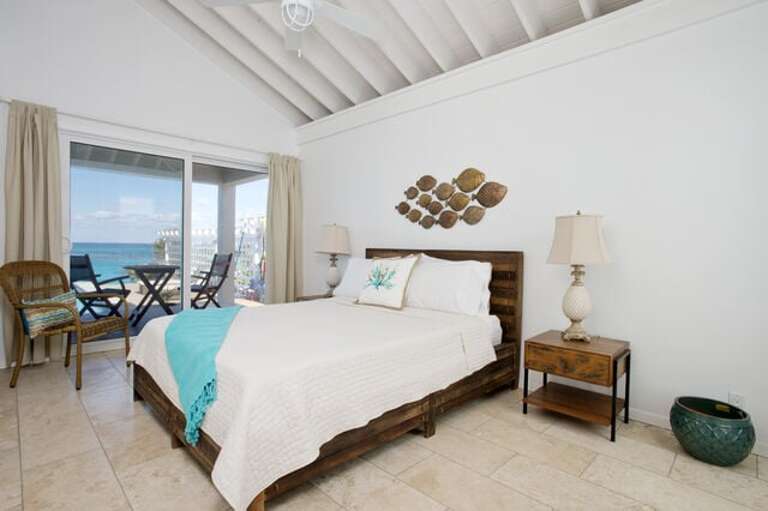 Queen Bedroom South Pod. Queen Bedroom South Pod.