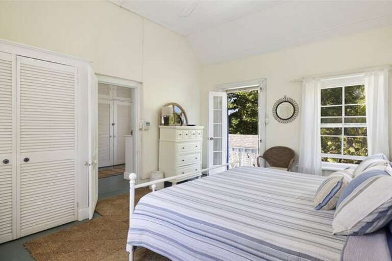 Upstairs King Bedroom Upstairs King Bedroom